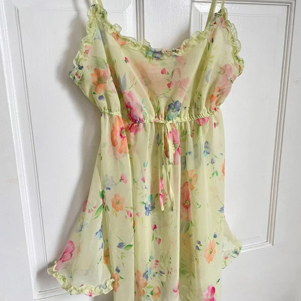 Vintage Victoria’s Secret Floral Pale Yellow Pink Blue Nightie Top Tie Front M - Picture 2 of 8